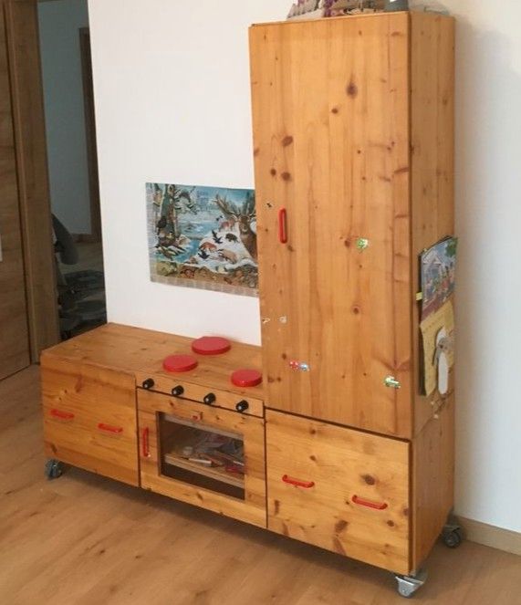 "Handemade" Kinderküche Schrank solide rollbar umbaubar in Frankenhardt