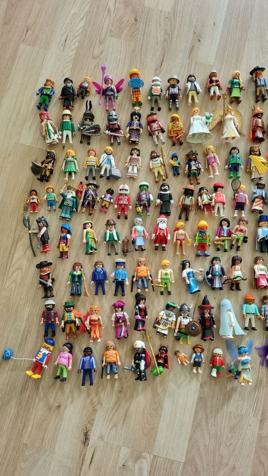 Playmobil-Figuren-Sammlung (ca 150 Figuren plus Tiere u.ä.) in Geist