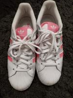 Adidas Superstar in weiß pink 41 1/3 Nordrhein-Westfalen - Detmold Vorschau