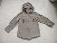 Sommer Parka Hemd Jacke mit Kapuze Esprit 116/122 Berlin - Marzahn Vorschau