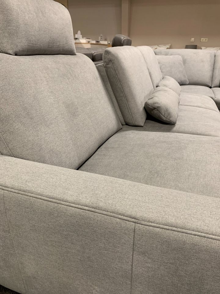 Sofa / U-Garnitur / Wohnlandschaft / U-Sofa statt 2.699€ in Westoverledingen