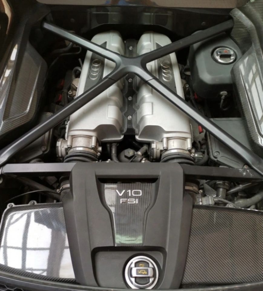 Audi R8 5.2 FSI V10 P Motor DKA 610PS Engine Moteur DKAA Komplett in Hachenburg