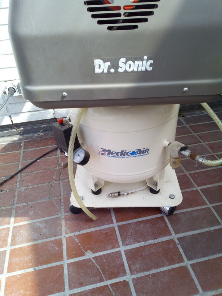 Dental Kompressor Dr Sonic 320/m 8 Bar Ölfrei Absorptionstrockner in Bochum