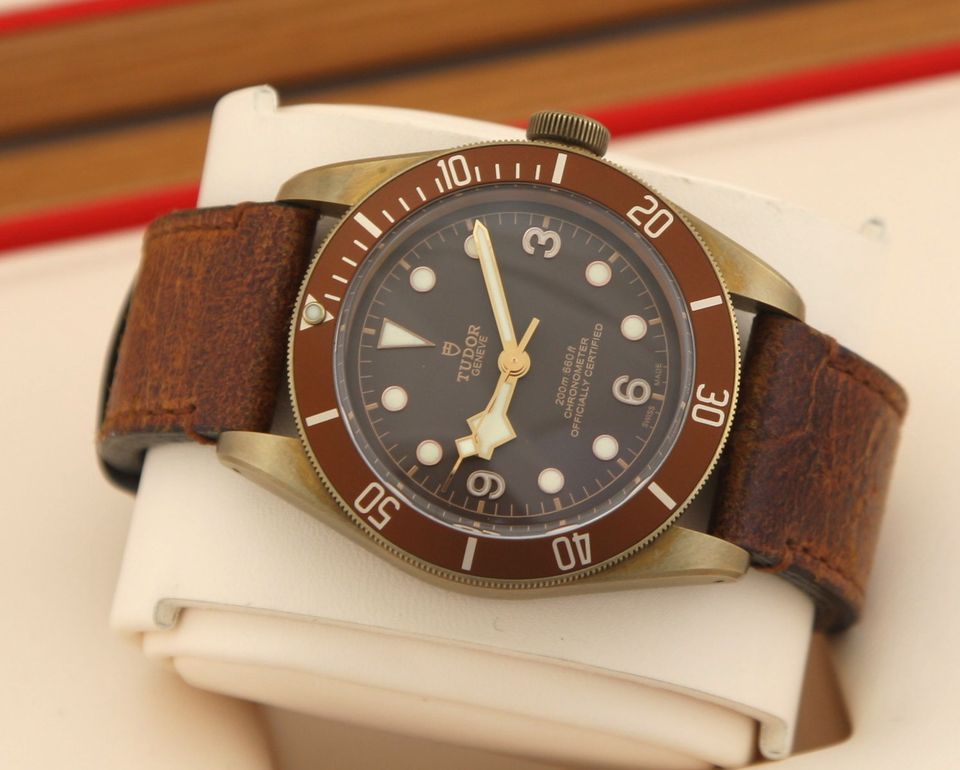 Tudor Black Bay Bronze 79250BM Automatik Full Set aus 2018 in Rheine