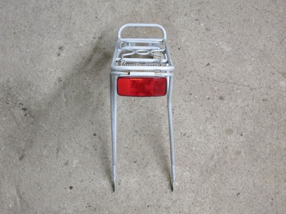 Gepäckträger für Fahrrad (hinten) für 28" Zoll Räder, 15x35 cm, in Berlin