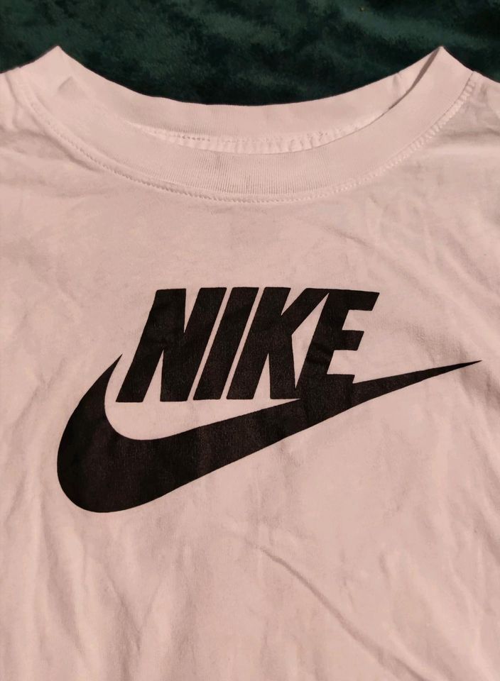 T-Shirt von Nike in Stuttgart