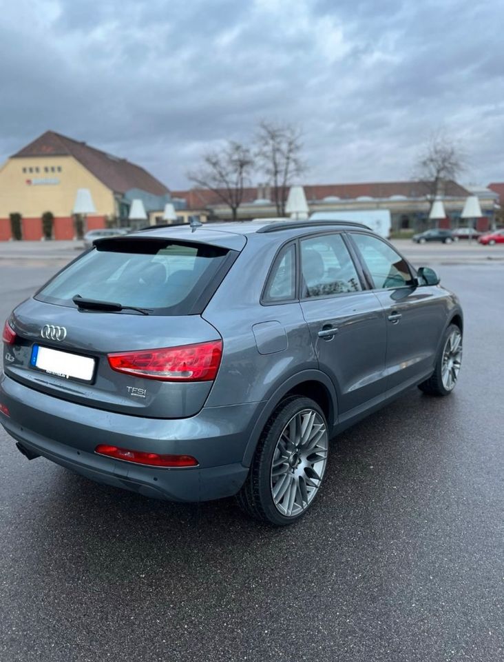 Audi Q3 2.0 TFSI quattro - S-Line Navi AHK in München