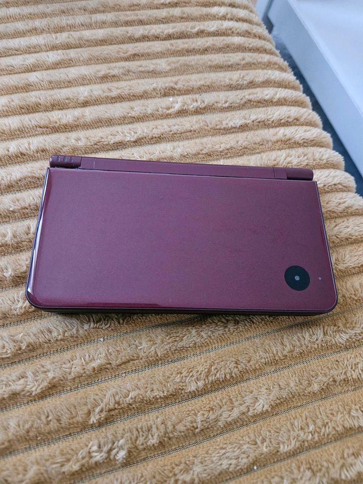 Nintendo dsi xl dunkel rot in Neubrandenburg