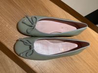 Pretty Ballerinas in Größe 41 in grau — TOP Zustand München - Thalk.Obersendl.-Forsten-Fürstenr.-Solln Vorschau