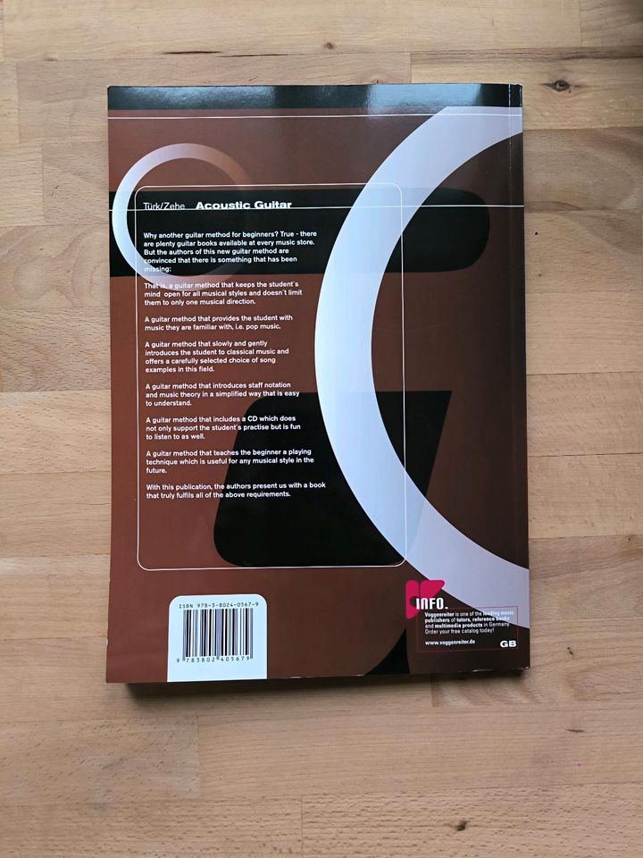 Taschenbuch "Acoustic Guitar: English Edition/Englische Ausgabe" in Langenargen