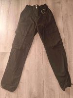 Schwarze Bershka Hose Gr. 32 Nordrhein-Westfalen - Moers Vorschau