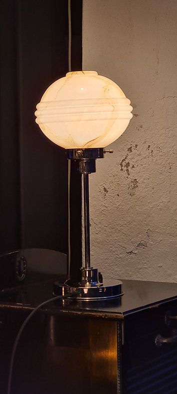Art Deco Lampenschirm rose`Tischlampe vernickelt in Solingen