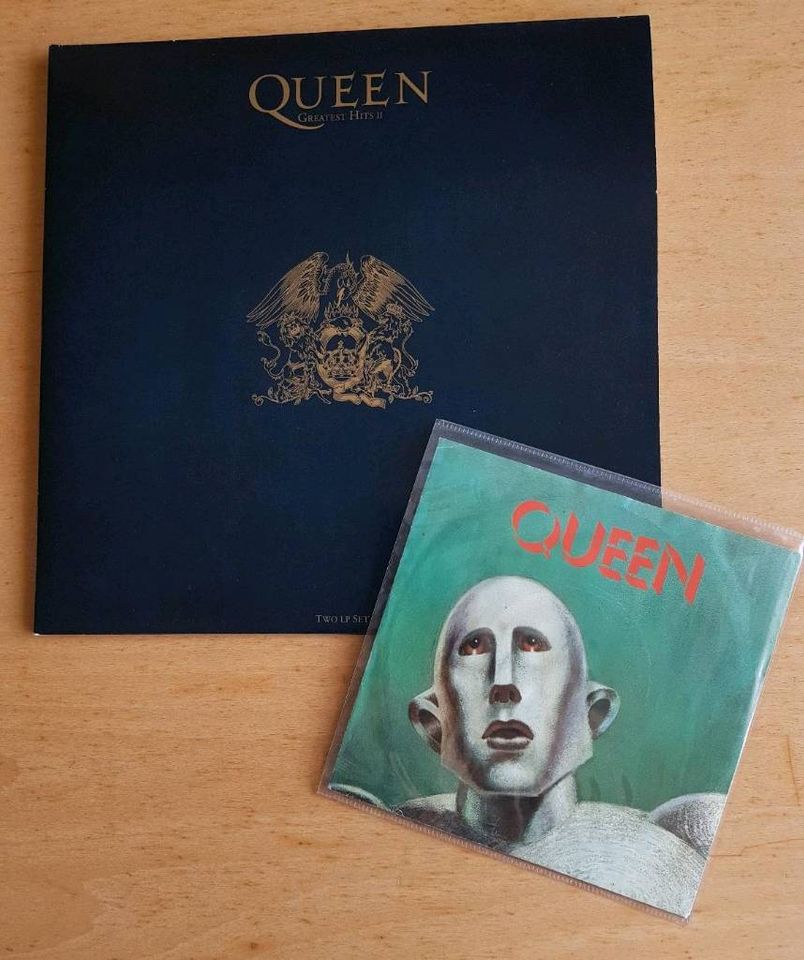 Schallplatte Single und LP Queen Greatest Hits ll in Berlin