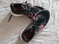 Nike Schuhe gr.38 Nordrhein-Westfalen - Wesel Vorschau