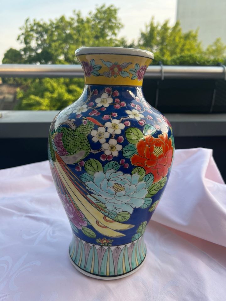 Japanische Vase Handarbeit in Krefeld