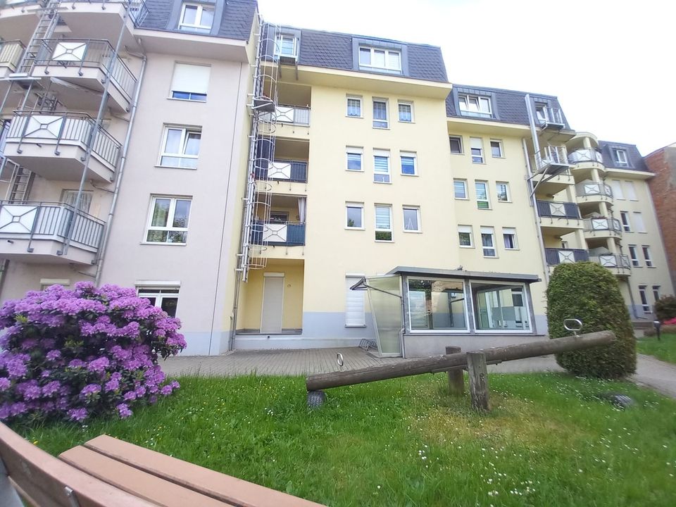 vermietete Kapitalanlage in Crimmitschau: 2 Zimmer Eigentumswohnung mit Balkon in Crimmitschau