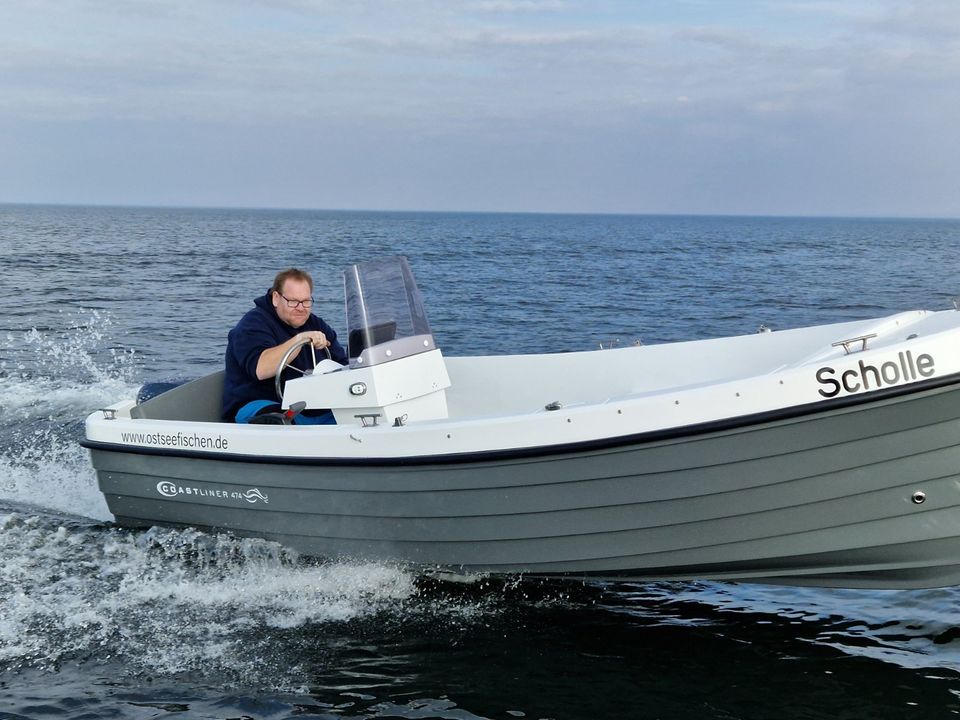 Scholle 15PS Führerscheinfrei Mietboot 8 Stunden Angeln & Fun in Lütjenburg