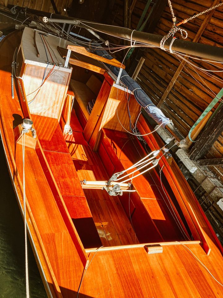 Bootsschuppen mit Segelboot in Waren (Müritz) zu verkaufen in Waren (Müritz)