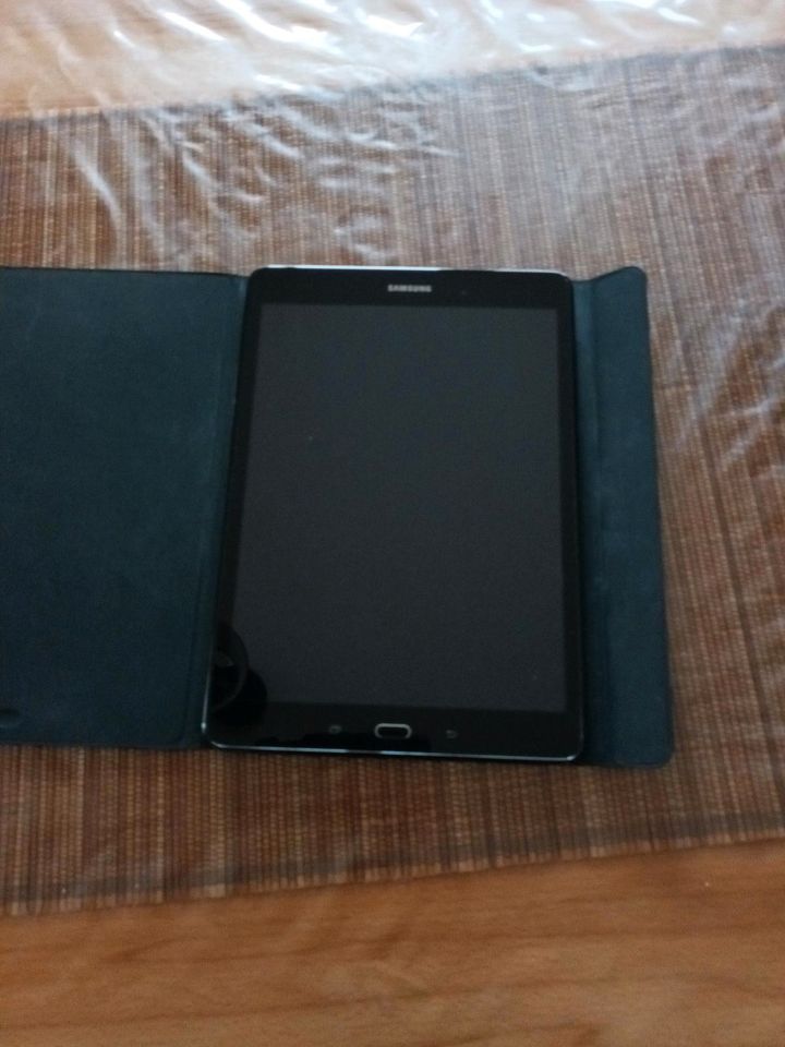 Tablet Samsung Galaxy TAB A T550N mit Tasche in Grainet
