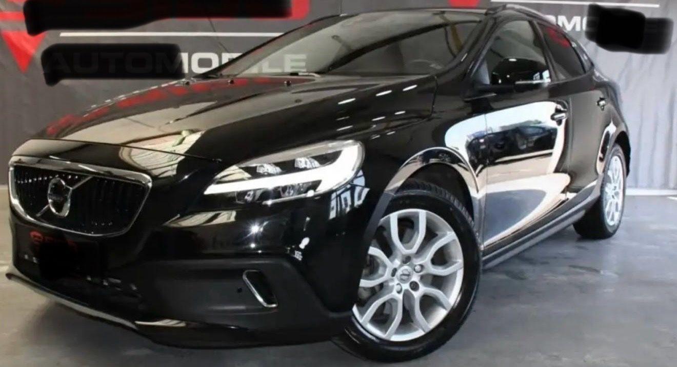 Abbildung des Autos Volvo V40 Cross Country …