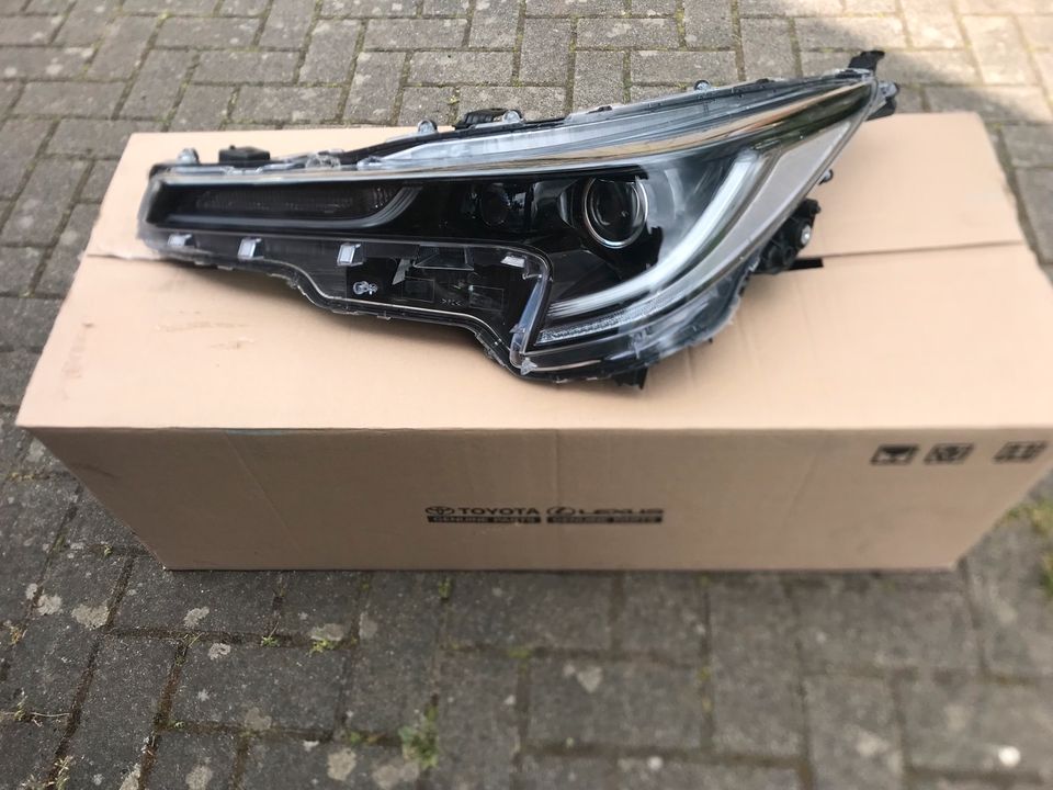 Toyota Corolla E210 Voll LED Scheinwerfer links in Marklohe