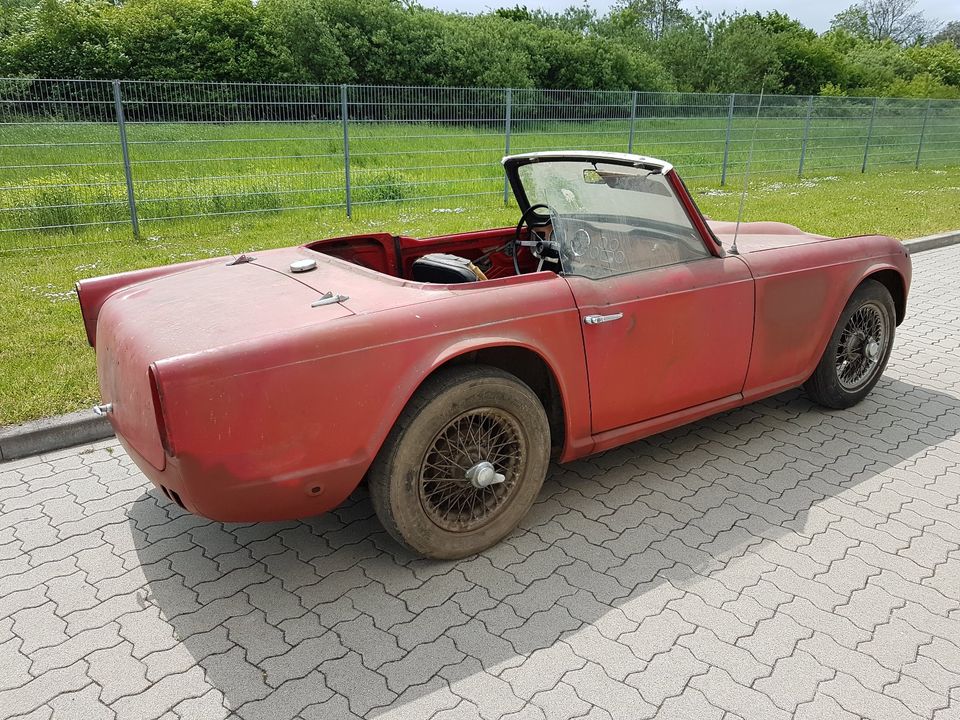 Triumph TR 4 Oldtimer Cabrio Ex California Projekt top Basis LHD in Kaltenkirchen