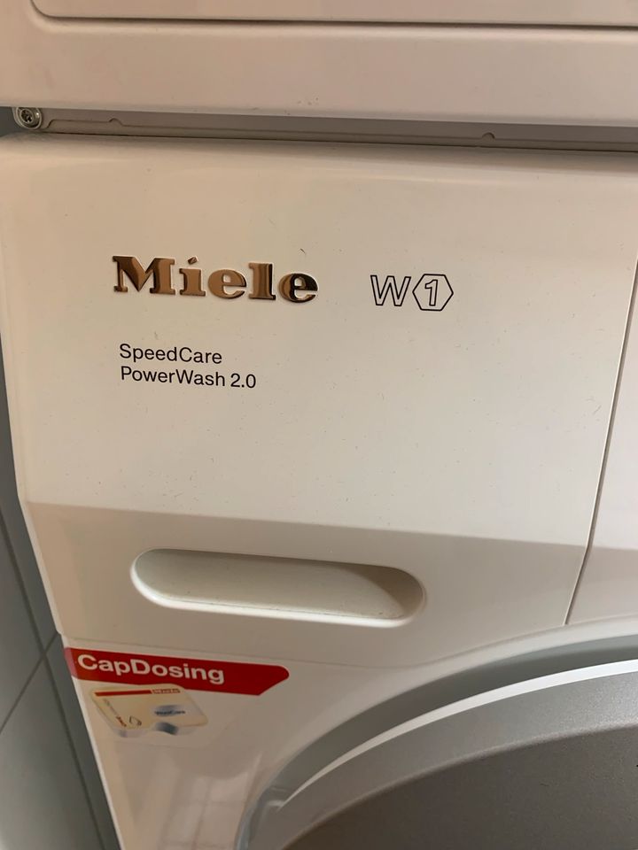 Miele Waschmaschine WKF 311 WPS, voll funktionsfähig, A+++ in Dingolfing