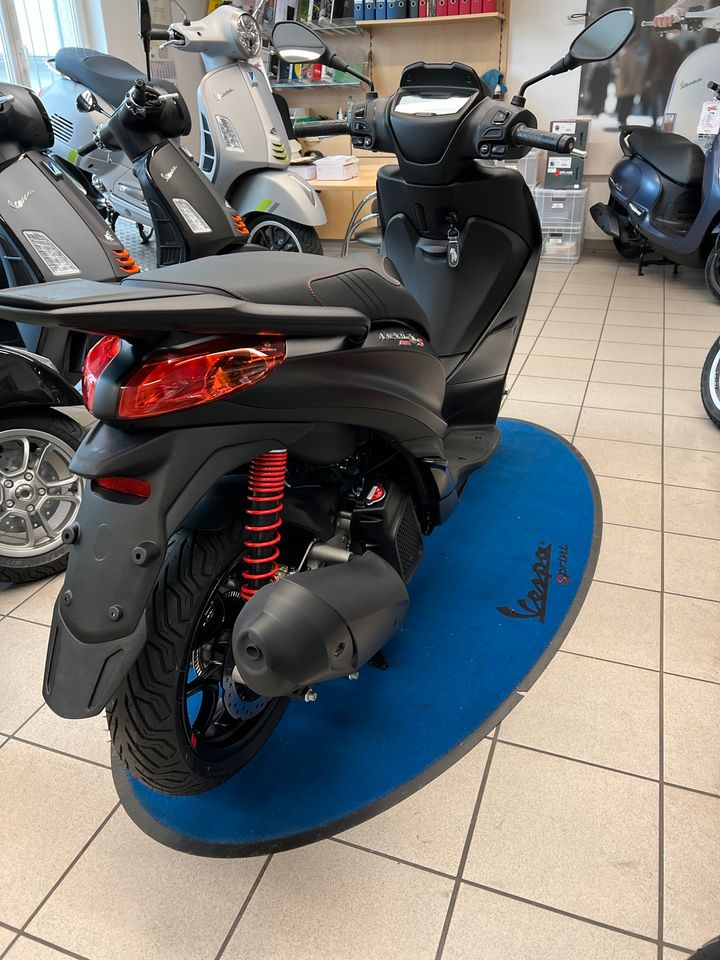 Neu! Piaggio Medley 125 S ABS Euro5 schwarz meteora Roller in Freiburg im Breisgau