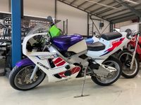 Honda CBR 400 RR NC29 Tank Auspuff Sitzbank Gabel Tacho Rad Hannover - Misburg-Anderten Vorschau