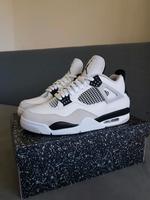 ❗️ORIGINAL❗️ Nike Air Jordan 4 Retro Military Black EU45 US11 Neu Nordrhein-Westfalen - Paderborn Vorschau