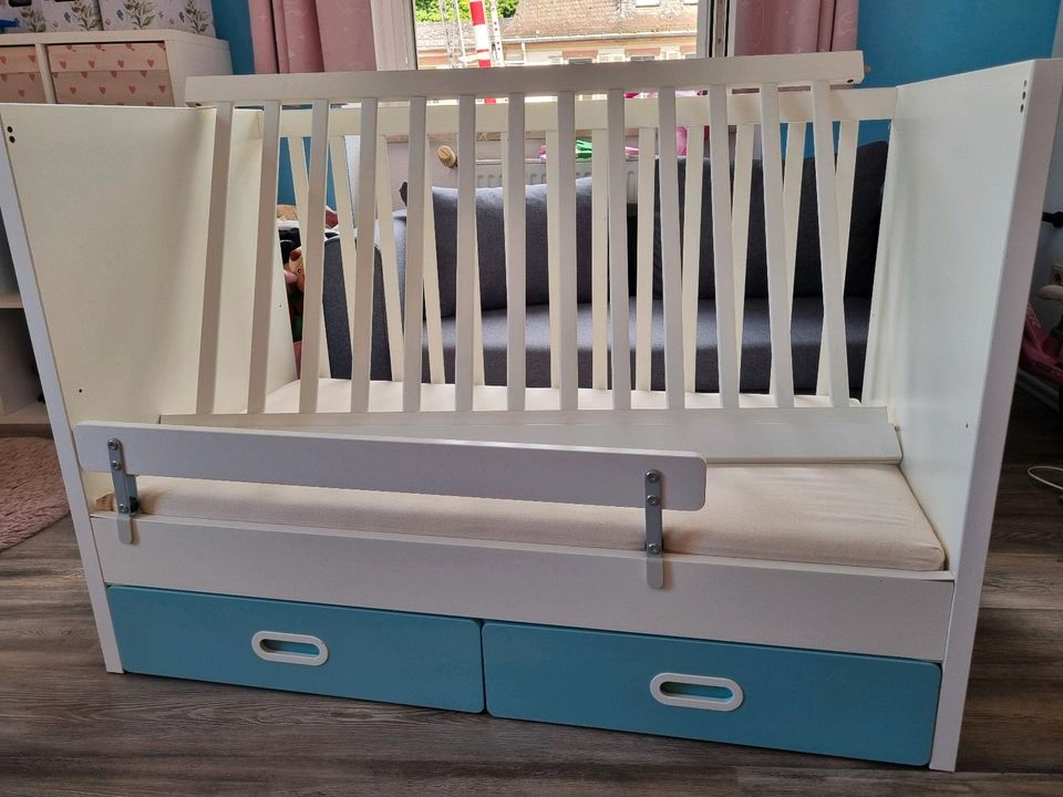 Babybett / Kinderbett mit zwei Schubladen Ikea in Rüdesheim am Rhein
