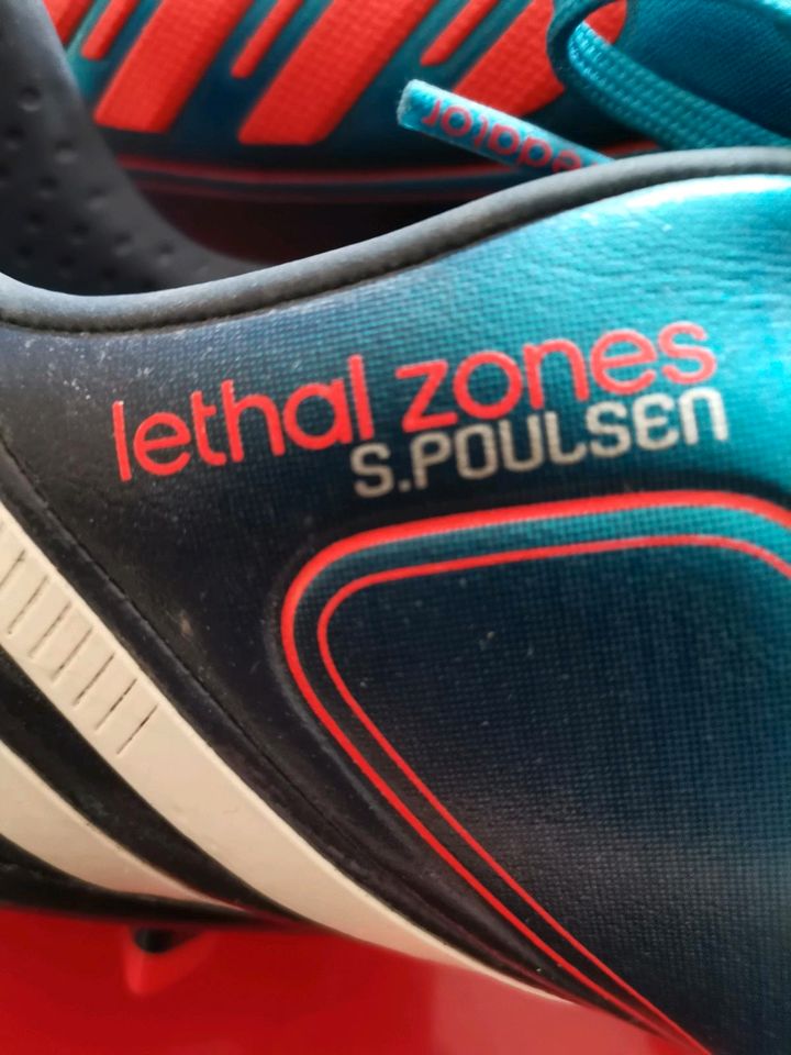 Fußball Schuhe vom RB Leibzig Spieler Poulsen in Ronshausen