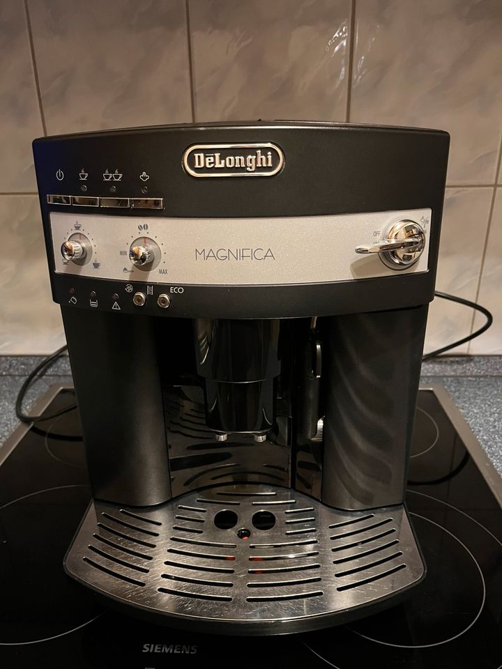 DeLonghi Magnifica Kaffeevollautomat in Bad Füssing