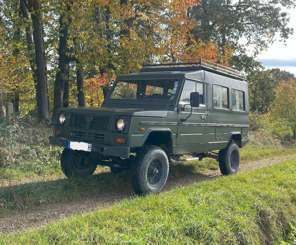 Militärfahrzeug Oldtimer Jeep Off-Road 4x4 Safarifahrzeug in Schrobenhausen