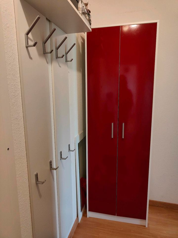 Garderobe -Set mit Spiegel und 2 Schränke in Lörrach
