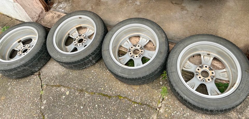 4xAlutec Alufelgen 8Jx17 EH2 ET30 Winterreifen 225/50 R17 98V BMW in Barntrup