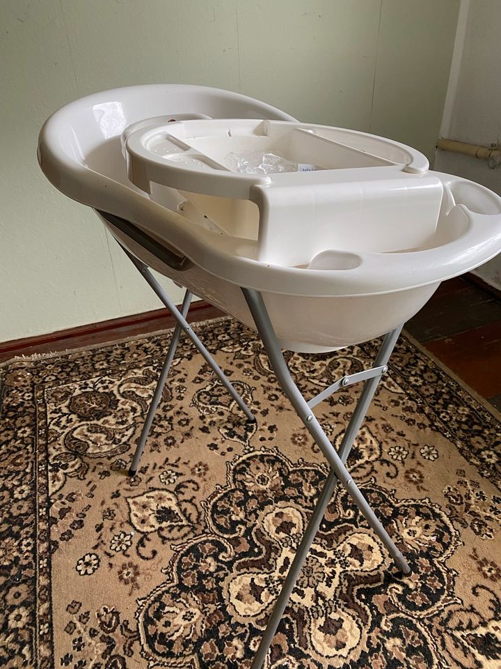 OKTkids Babywanne 84cm mit Gestell und Zubehör (TÜV geprüft) in Leipzig