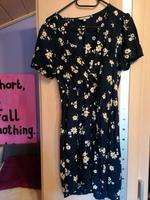 Schönes Sommerkleid mit Blumen Bayern - Spiegelau Vorschau
