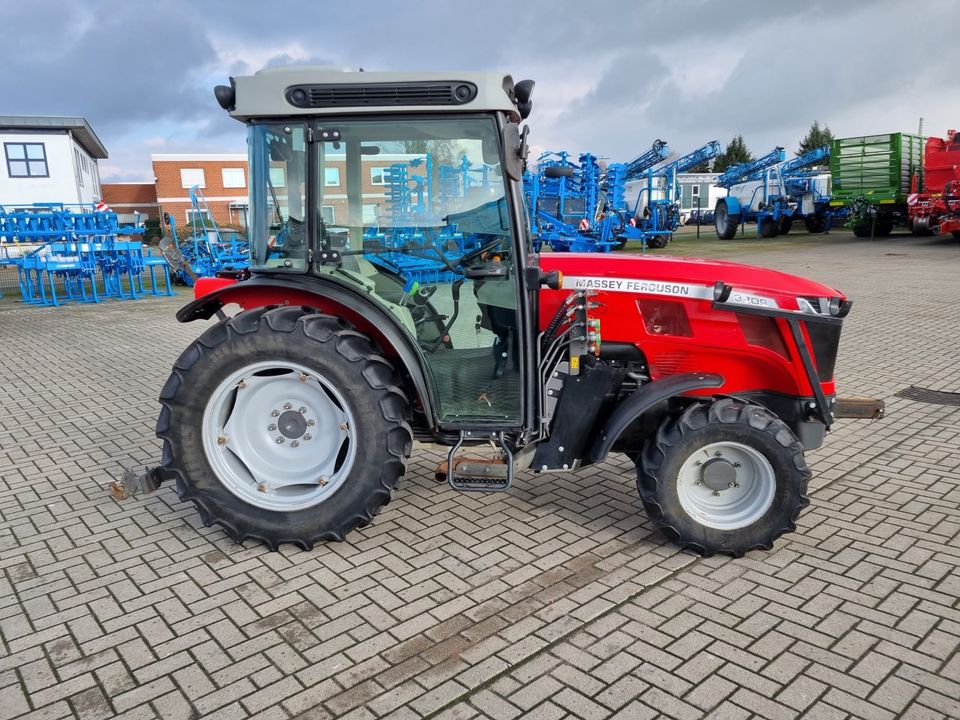 Massey Ferguson 3709 V, Schmalspurtraktor in Twistringen