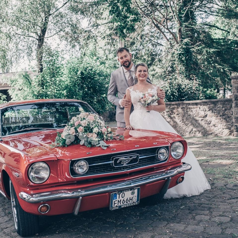 „Ford Mustang‘66 V8“ Hochzeitsauto mieten in Herford