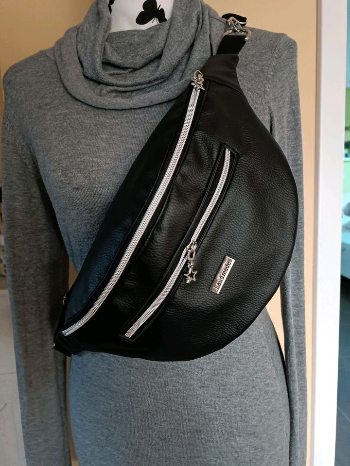 Bauchtasche XXL in 3 Größen in Neubukow