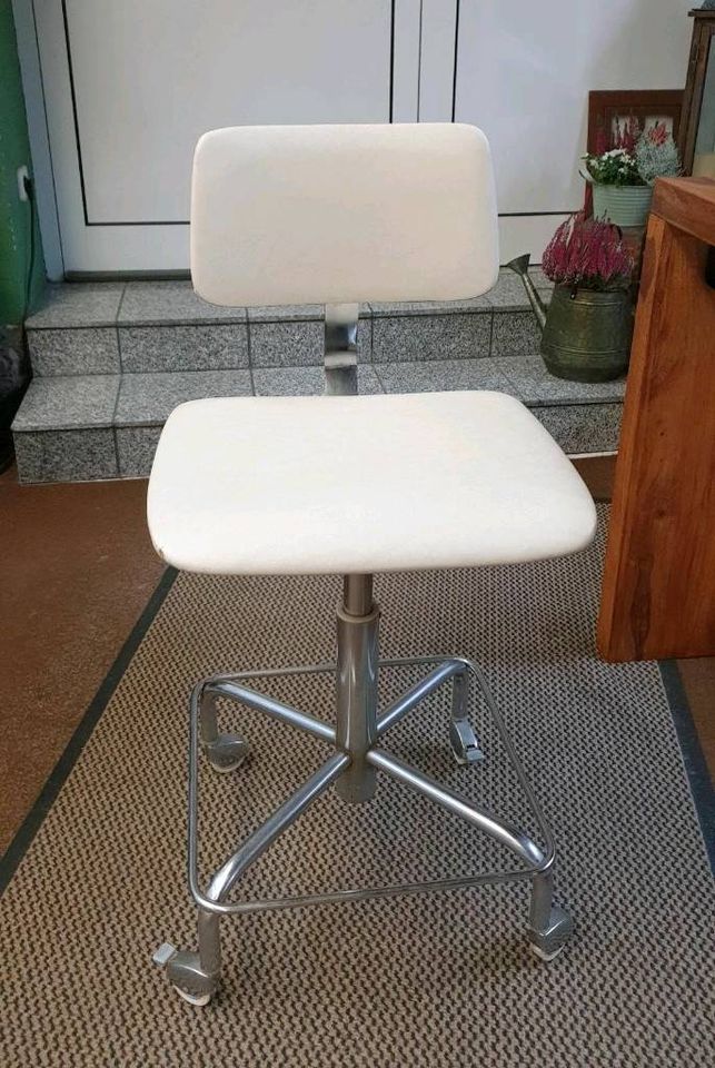 Vintage Drehstuhl Stuhl Büro in Möser