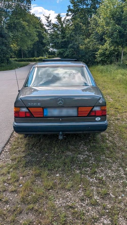 Mercedes E W124 300D/H-Zull./ Oldtimer in Neu Ulm