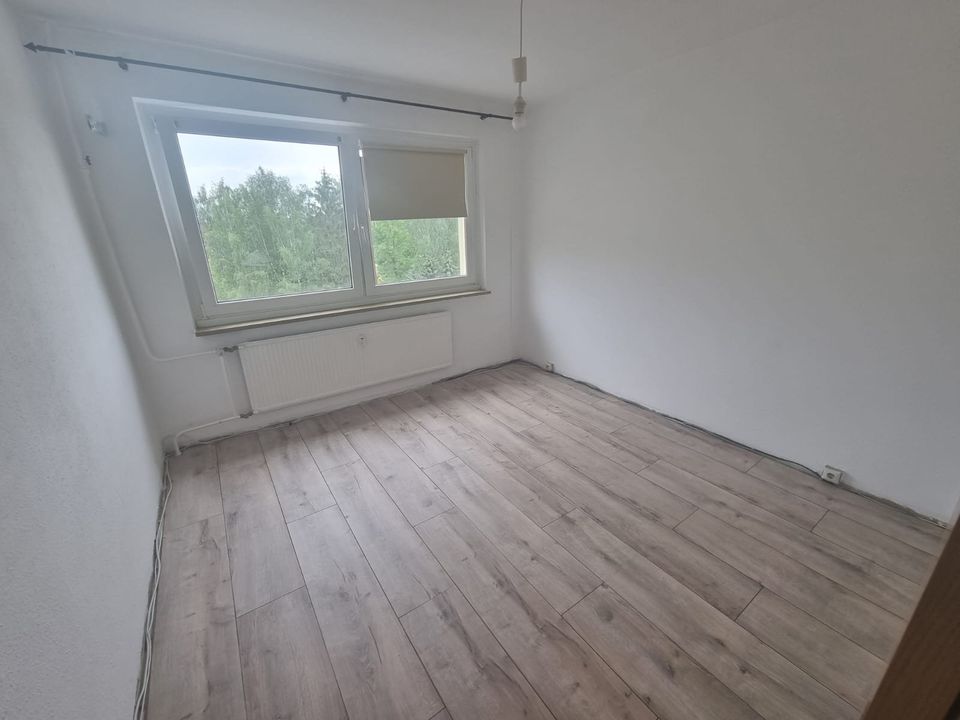 Schöne Dachgeschosswohnung in Lugau mit EBK in Lugau