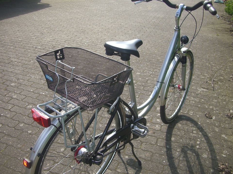 1 Original Böttcher Damenfahrrad 28 " Gebraucht Sylt Design in Heide