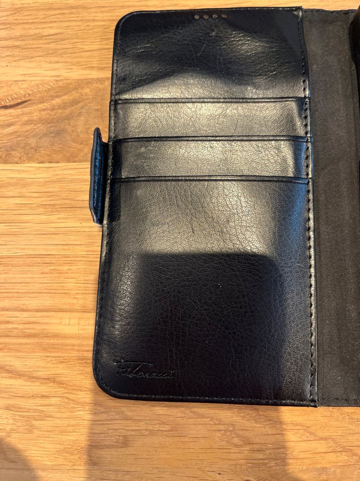 iPhone 13 Pro Max Brieftaschen-Etui / 2-in-1 in Eggstätt