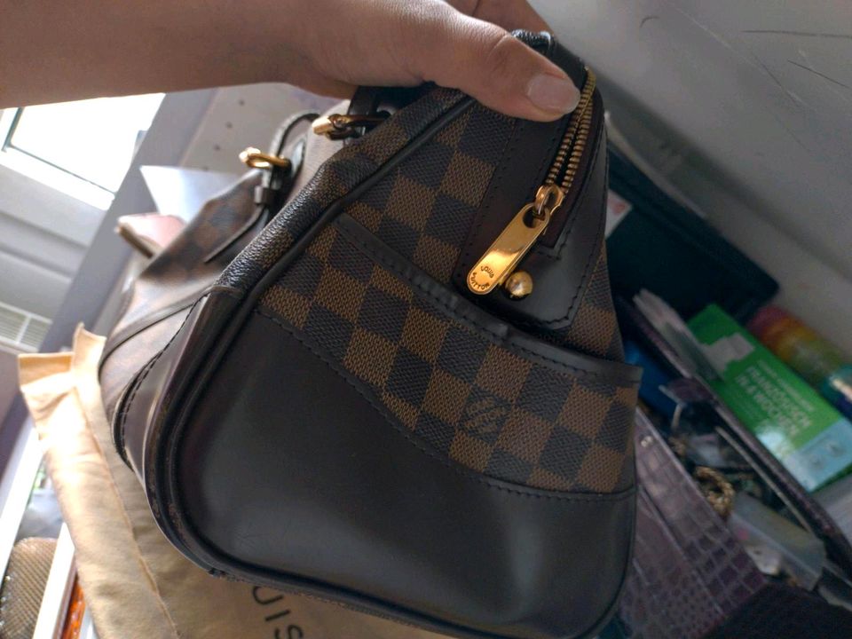 Louis Vuitton Berkeley Handtasche mit Rechnung Original in Pforzheim
