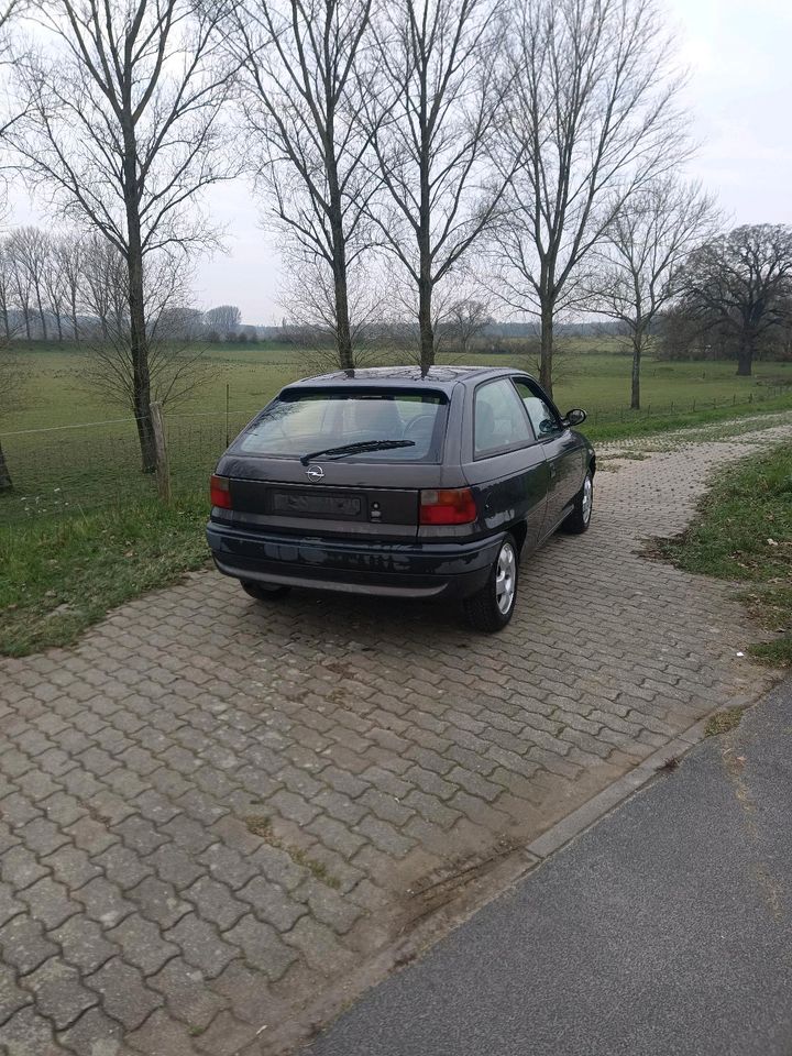 Opel Astra F CC 1,6 in Wesel