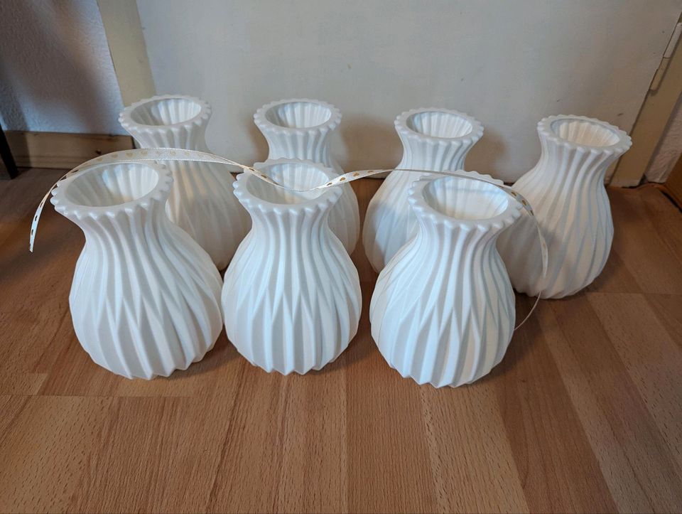 7 Kunststoffvasen, Vase weiß aus Kunststoff in Vogt