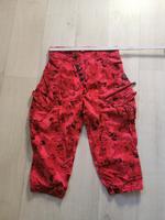 Khujo Damen Short Gr. 26 Bermuda rot floral Hessen - Kassel Vorschau